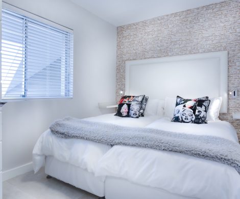 White and Grey Quilt Set